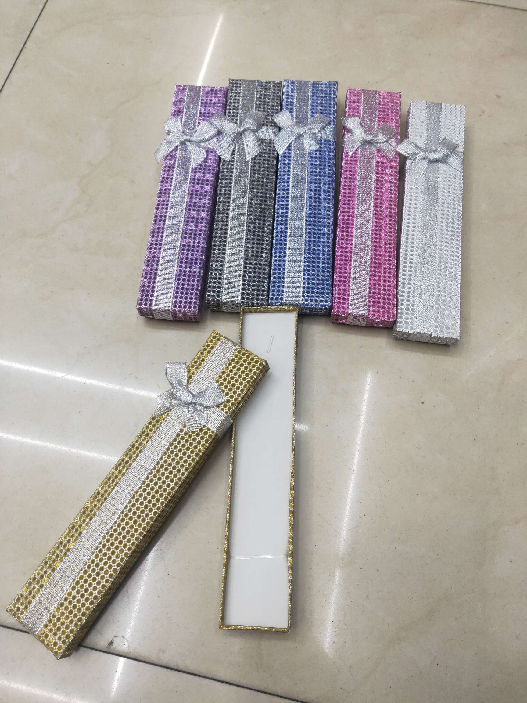 Long watch box and bracelet box Application Scenario