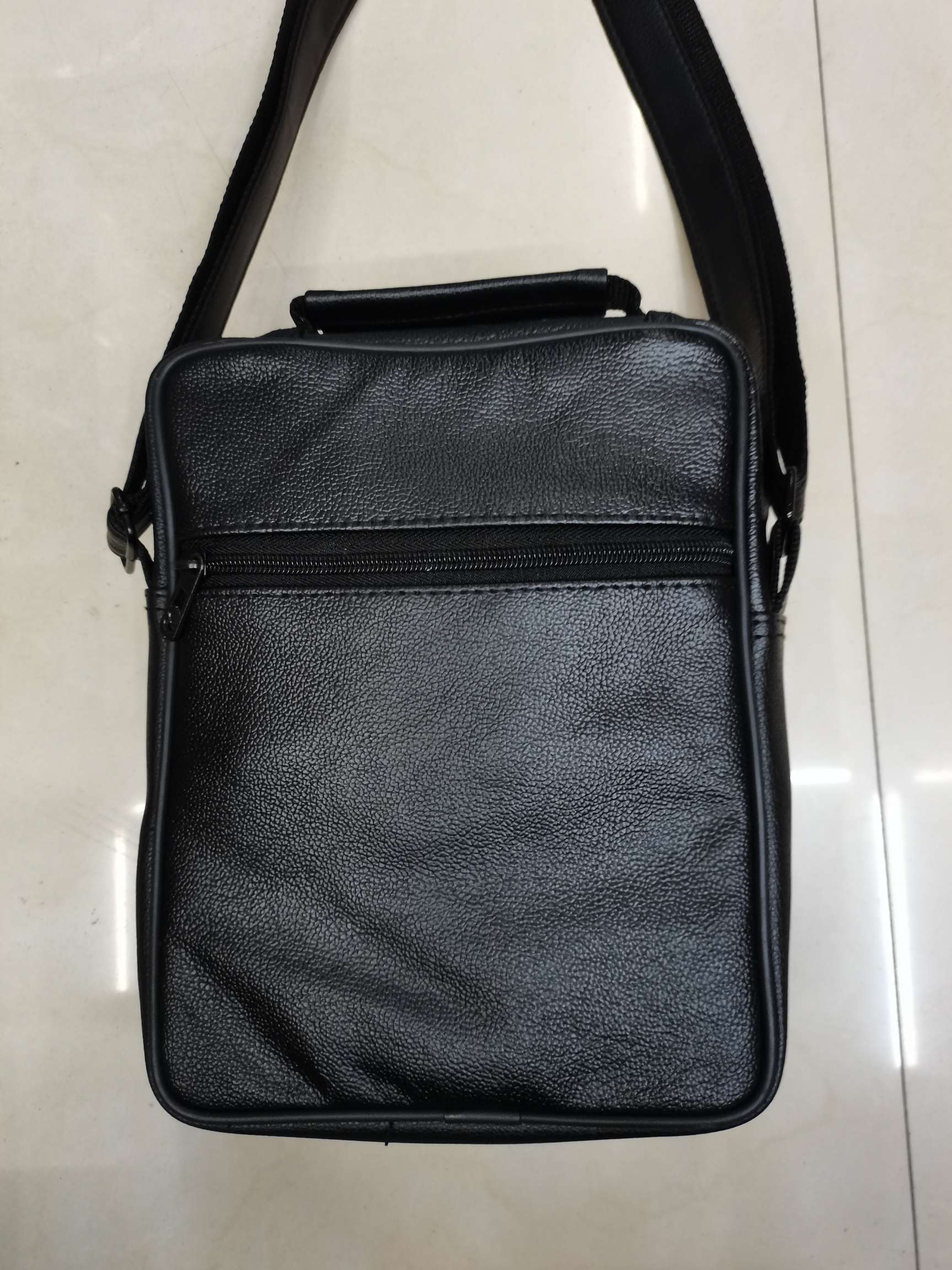 Men's and women's multi-functional crossbody bags, single-shoulder bags, crossbody bags, travel bags, mobile phone bags, leather bags Specification image