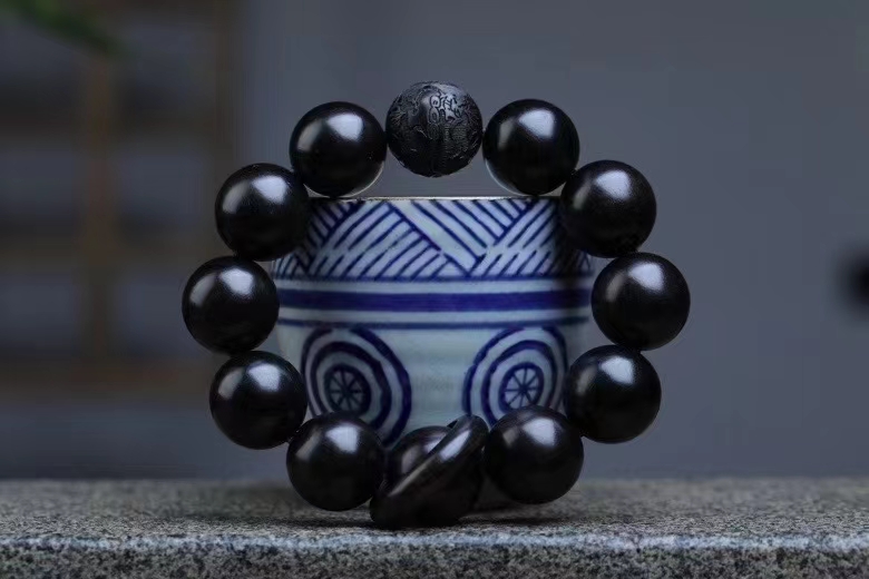 Natural sandalwood bracelet