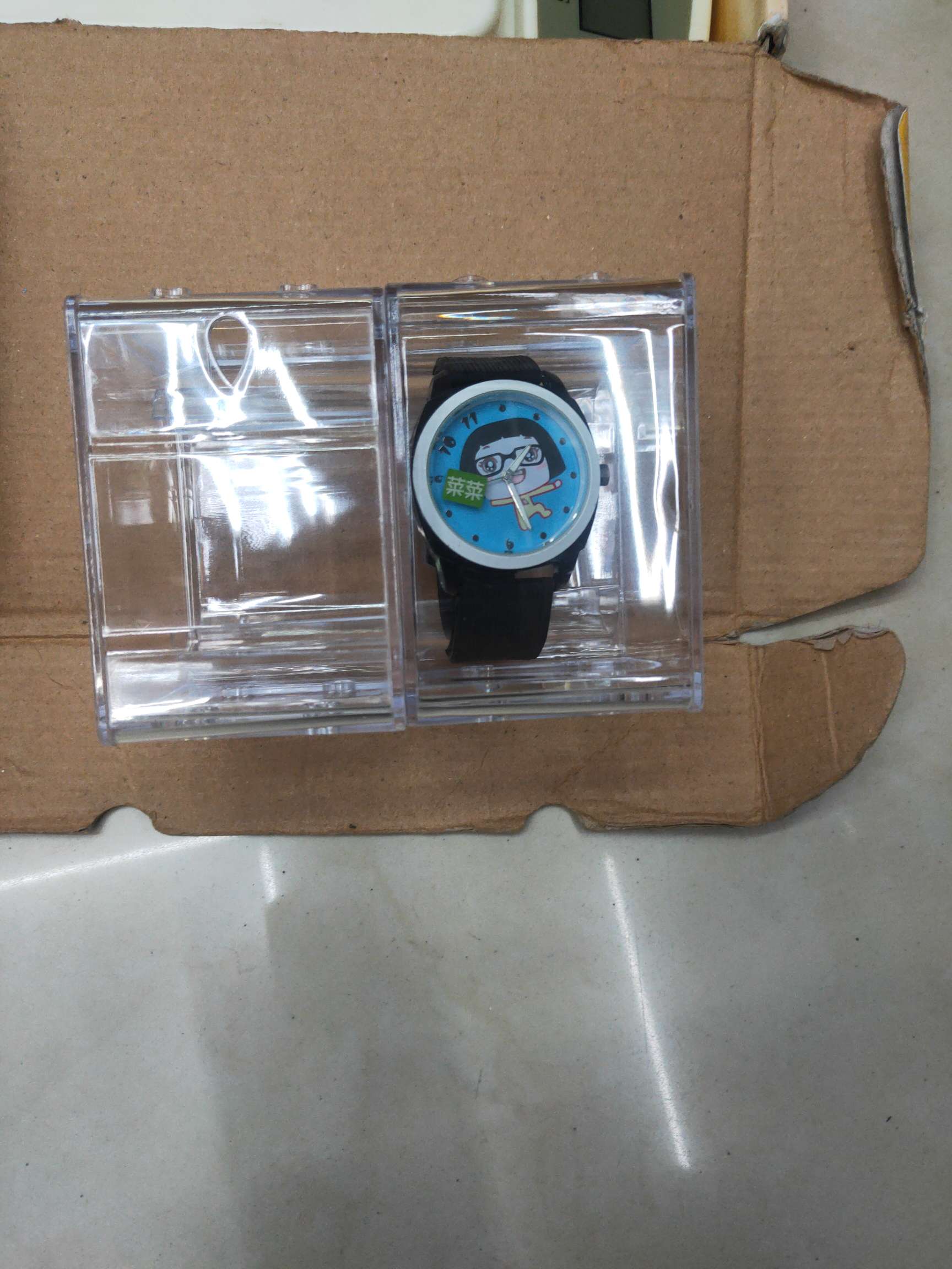 Transparent watch box