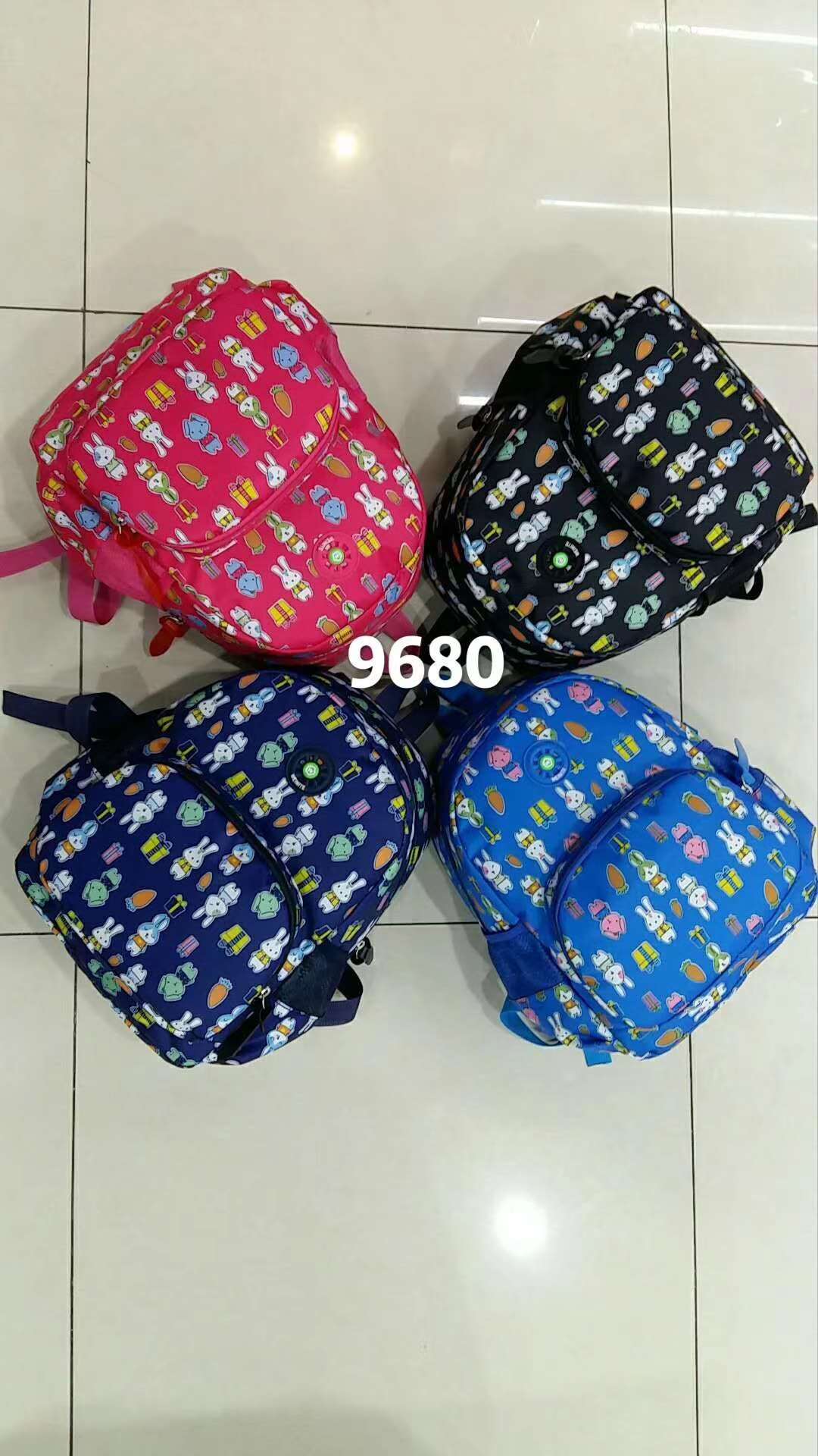 新款幼儿双肩背包