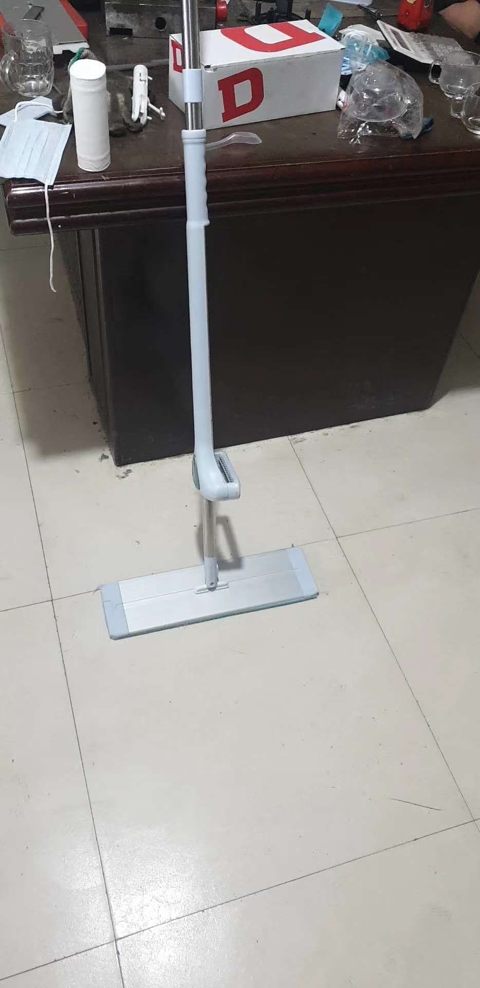 Aluminum alloy hand-washable flat mop, a household dry and wet dual-purpose dust mop for mopping wooden floors, a lazy mopping tool Specification image
