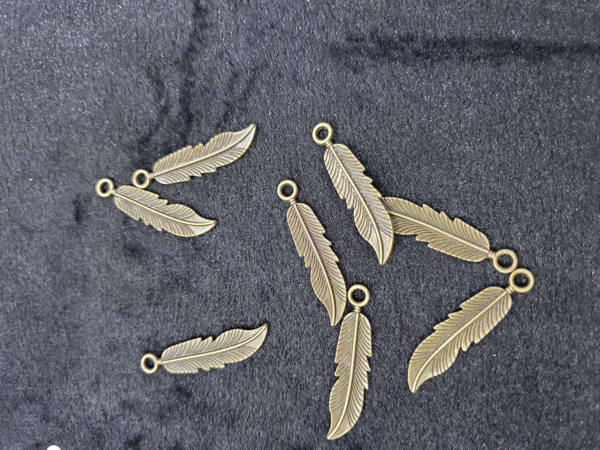 Alloy accessories, clothing accessories, jewelry accessories, notebook accessories, pendants, tags, feathers