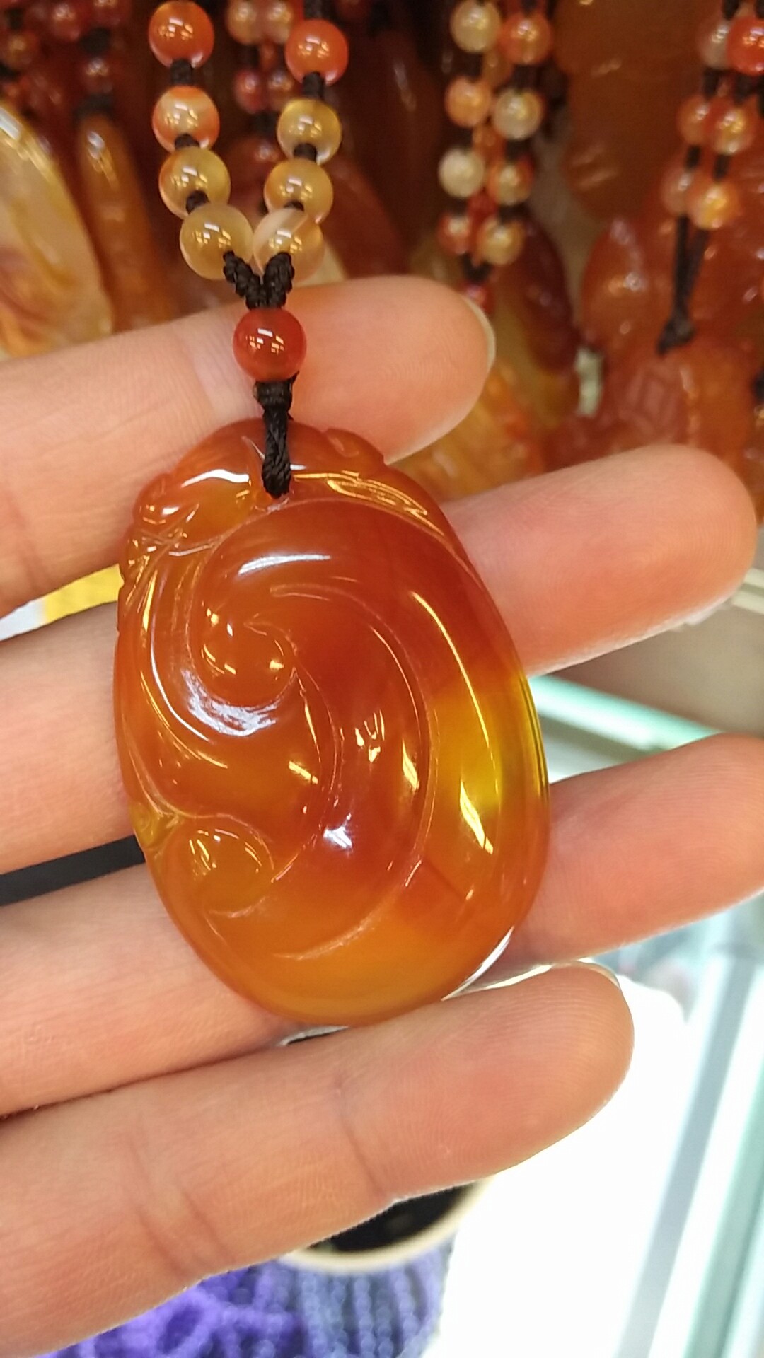 Chalcedony pendant details Picture