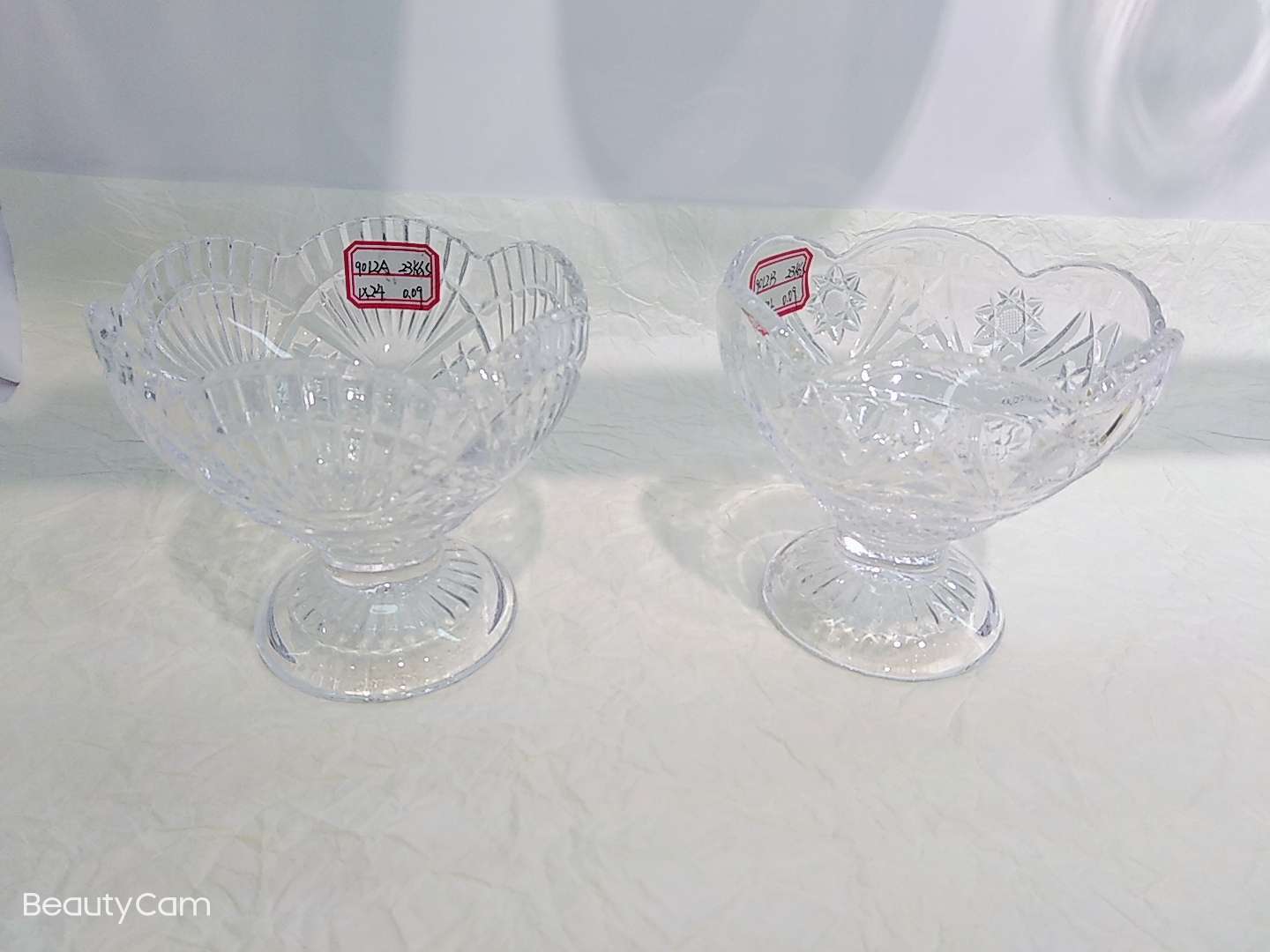 A variety of 9012 carved ice cream cups are available thumbnail