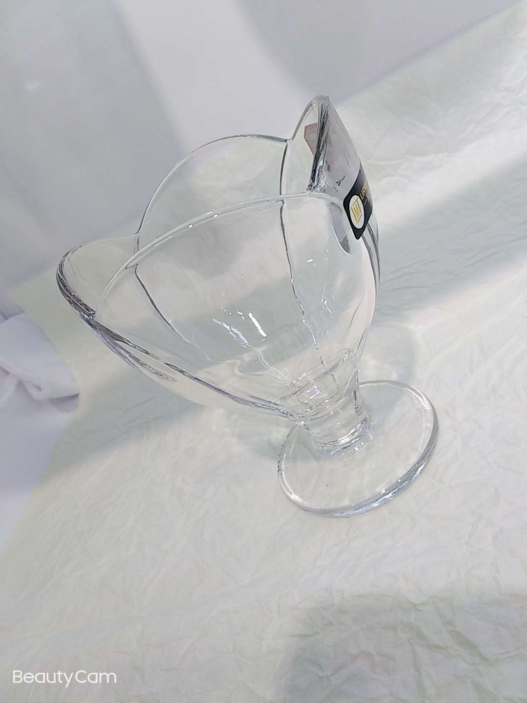 Factory direct sales of high white material transparent ice cream cup f198 Application Scenario