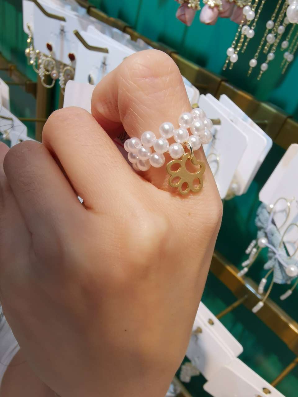 Pearl elastic rope ring bear paw