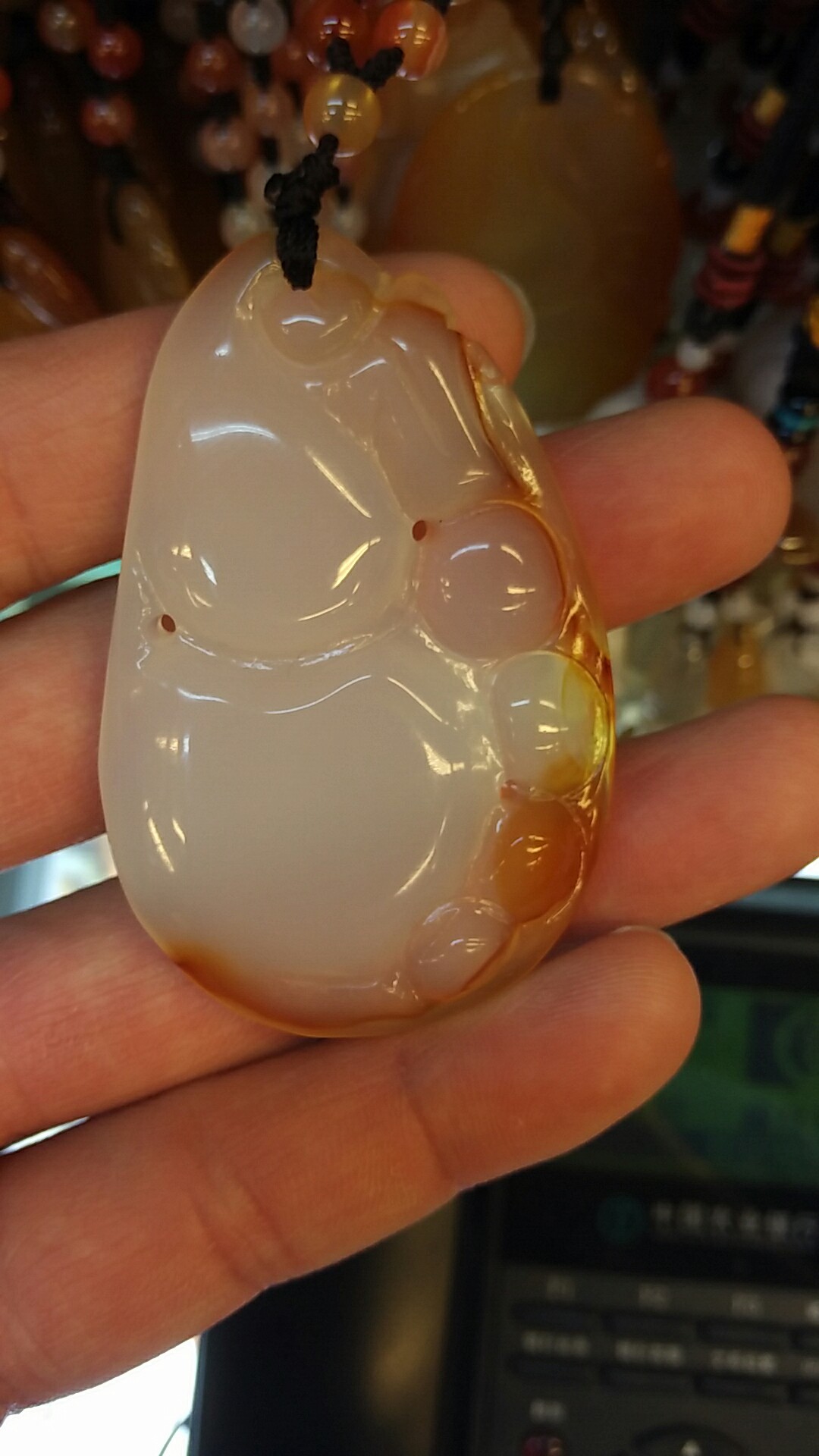Chalcedony pendant undefined