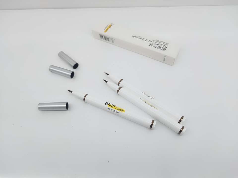 Quick-Dry Non-Smirk Waterproof Dark Black Eyeliner details Picture