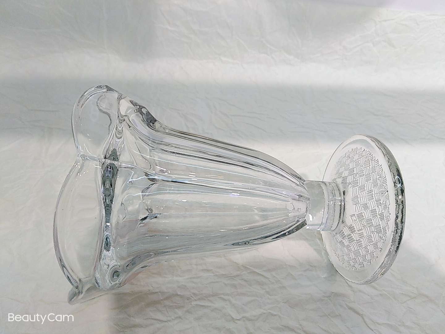 European-style lotus-mouthed ice cream cup F154 Application Scenario