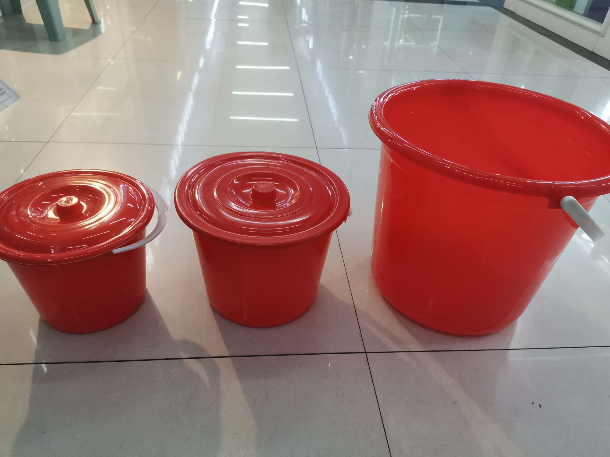 水桶、水缸实物图