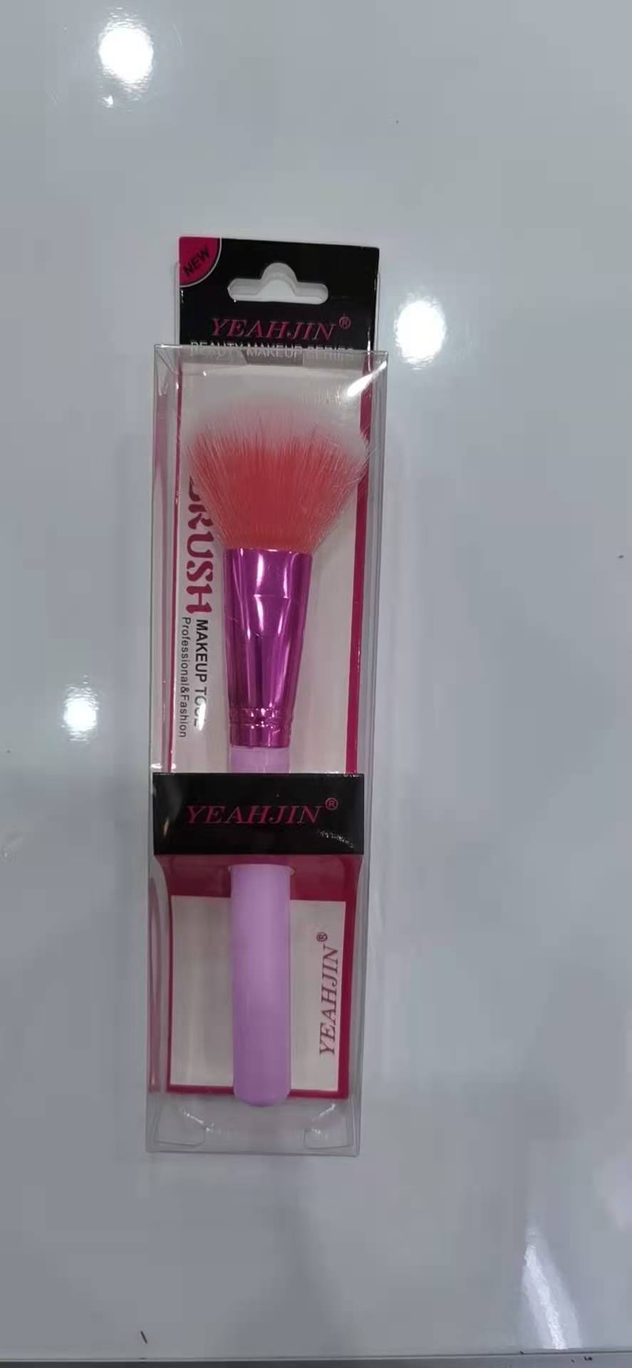 Makeup brush Blush brush