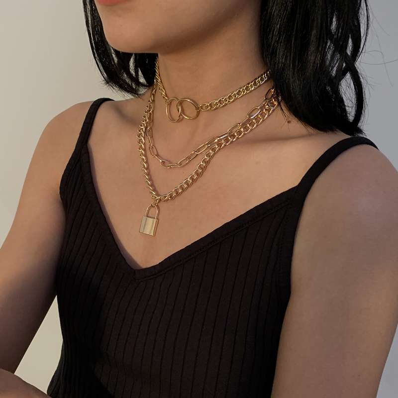 European and American trend influencer hip-hop Instagram cold style collarbone chain set, niche design sense circle lock necklace detail image 4
