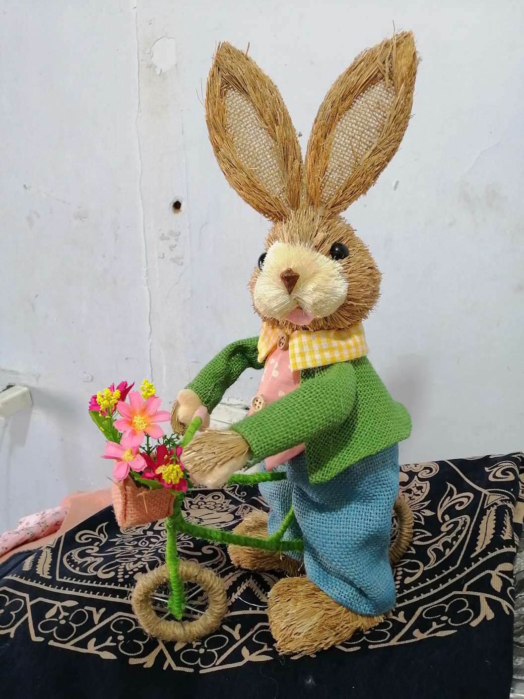 复活节骑车兔子