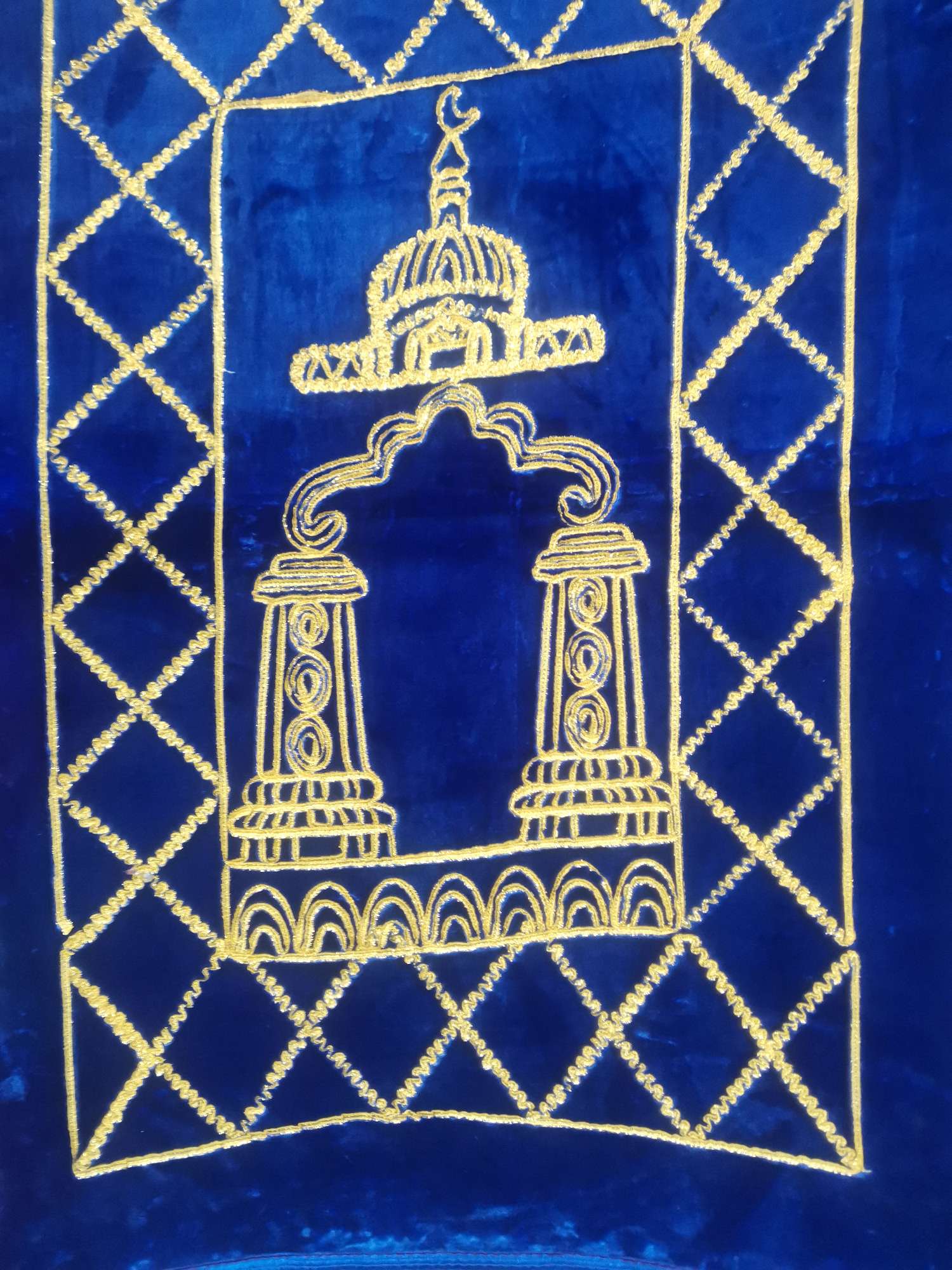 Gold Soled Farai Fleece Blanket