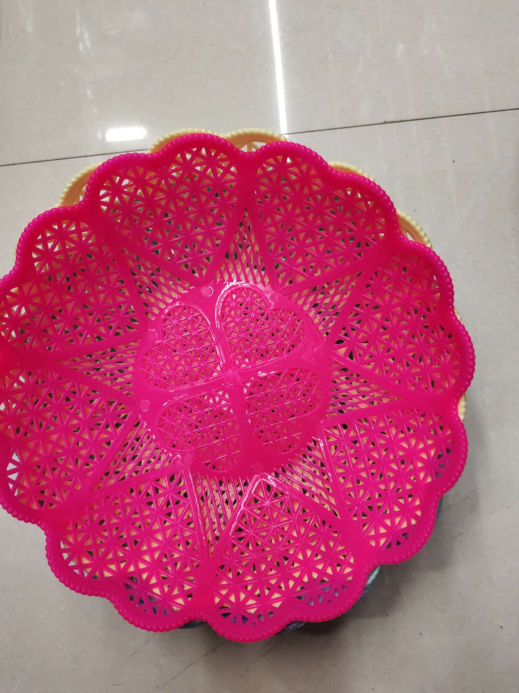 果篮塑料果篮彩色塑料篮图