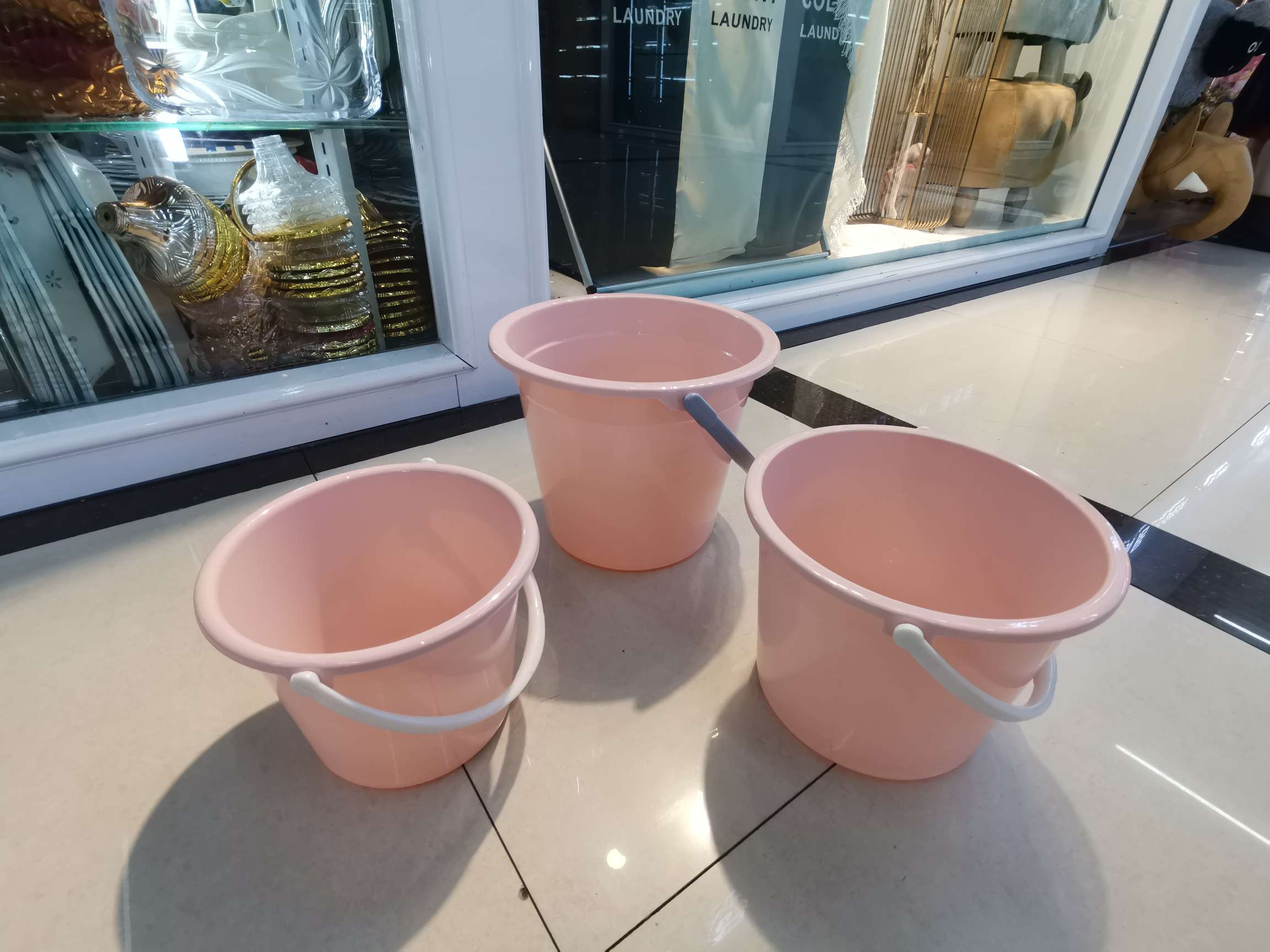 水桶、水缸实物图