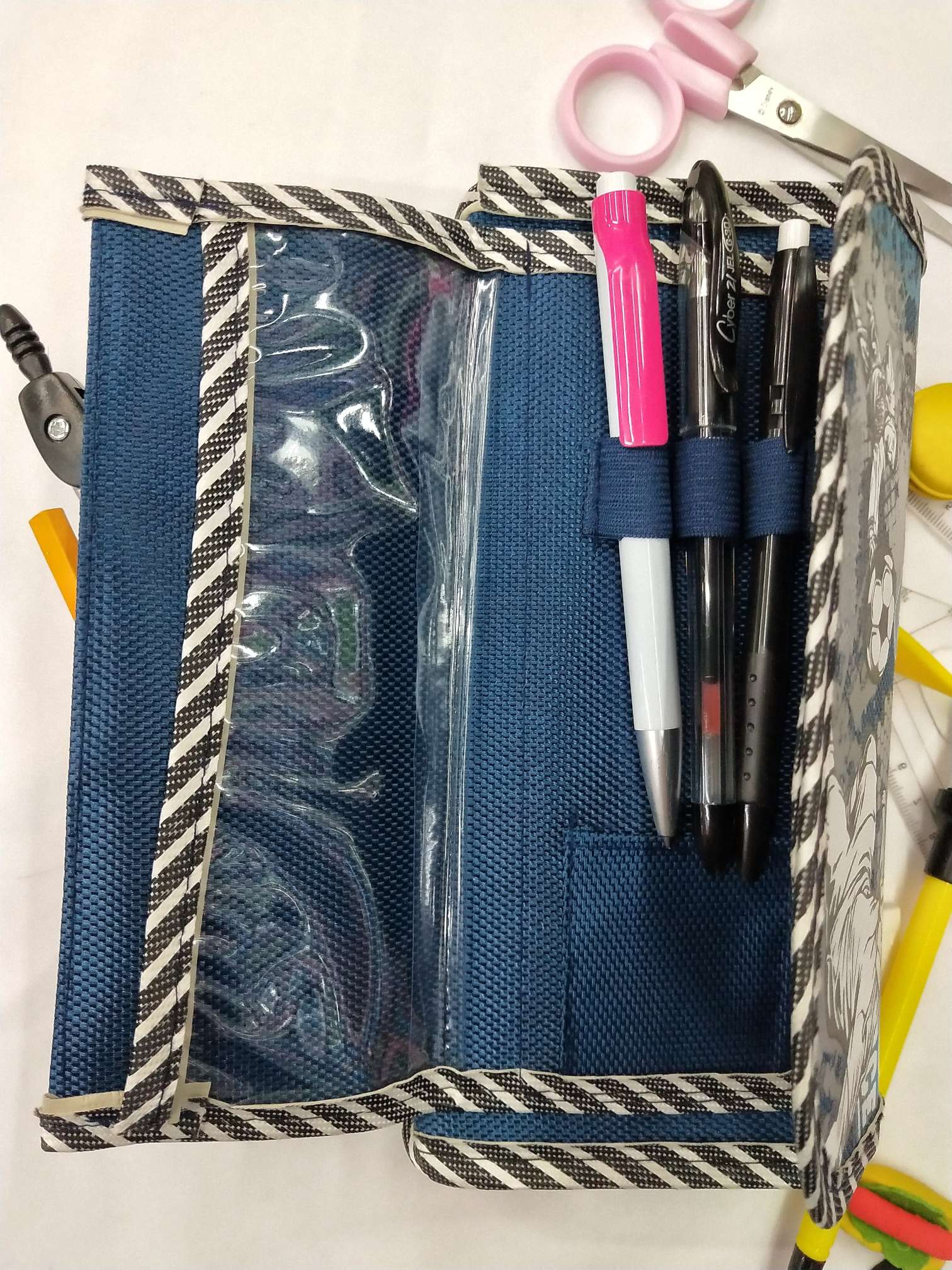 多功能设计，运动款笔袋收纳袋
运动款大容量学生文具袋铅笔袋详情图6