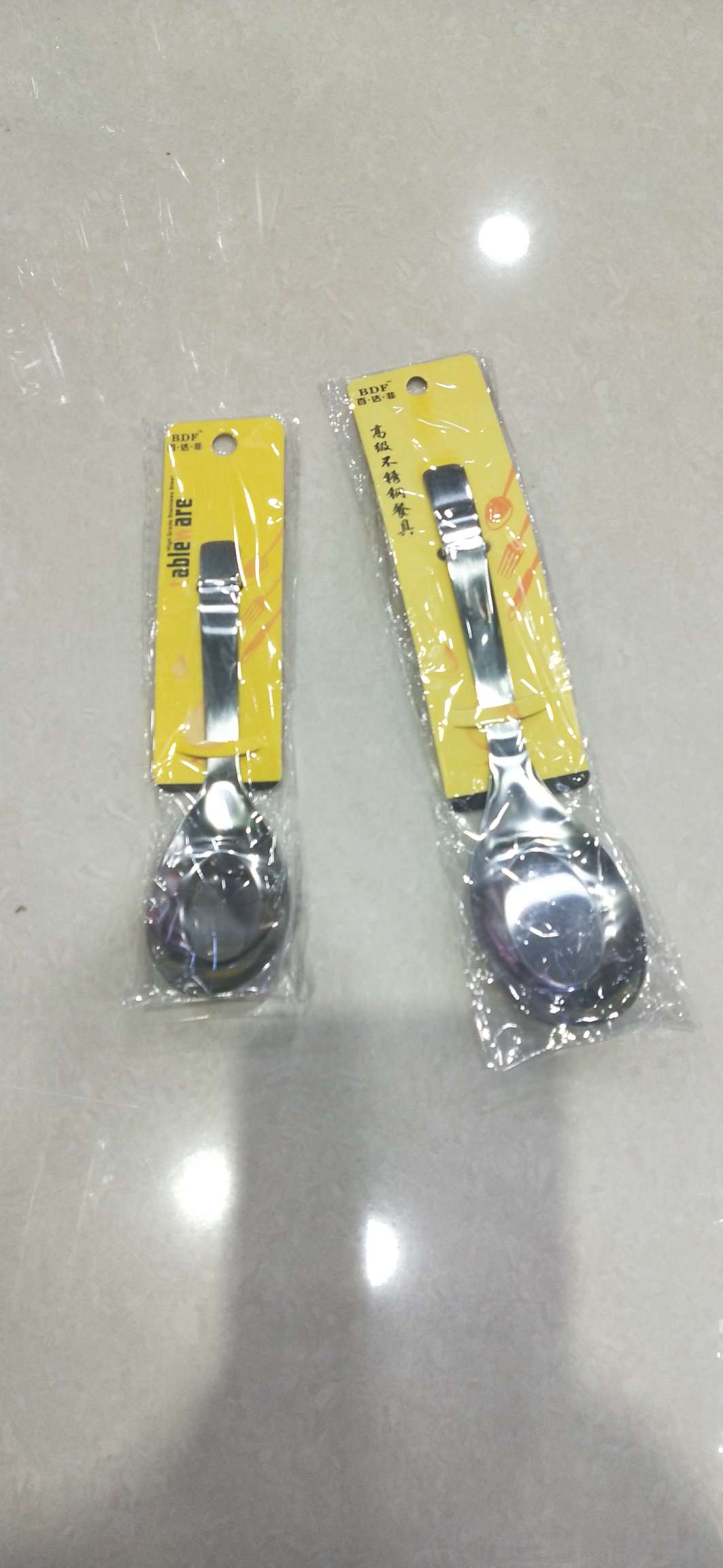 Suction scooper