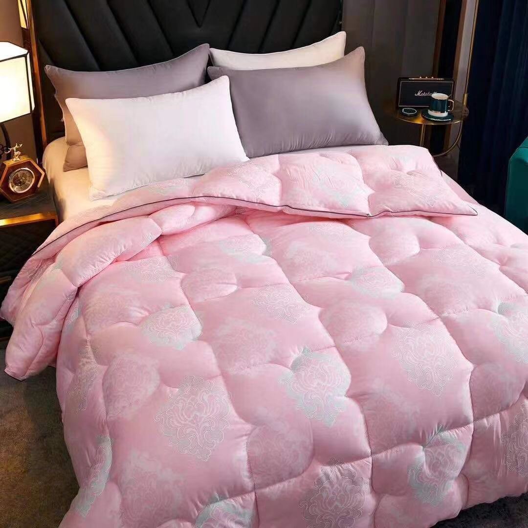 A solid and cute pink quilt core