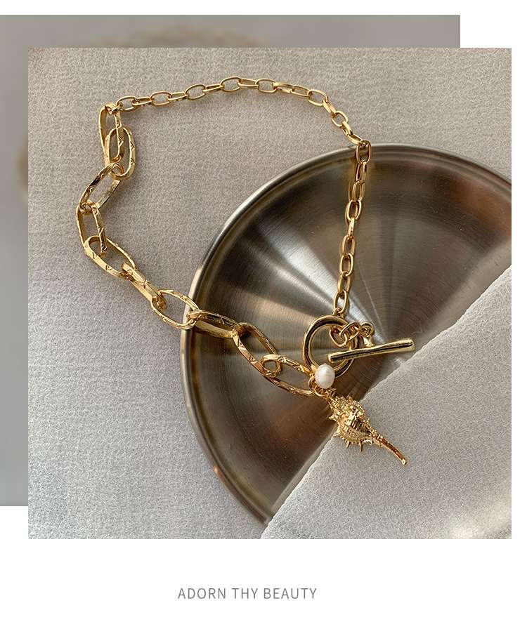 سلسلة معدنية متموجة من السلسلة المعدنية في شوارع أوروبا وأميركا detail image 6