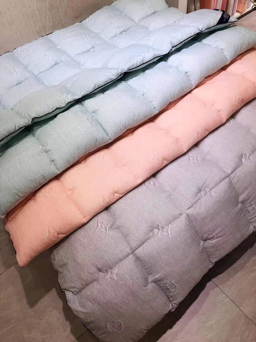 Star-patterned quilt core