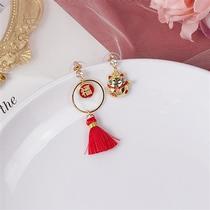 Asymmetric lucky cat fringe earrings