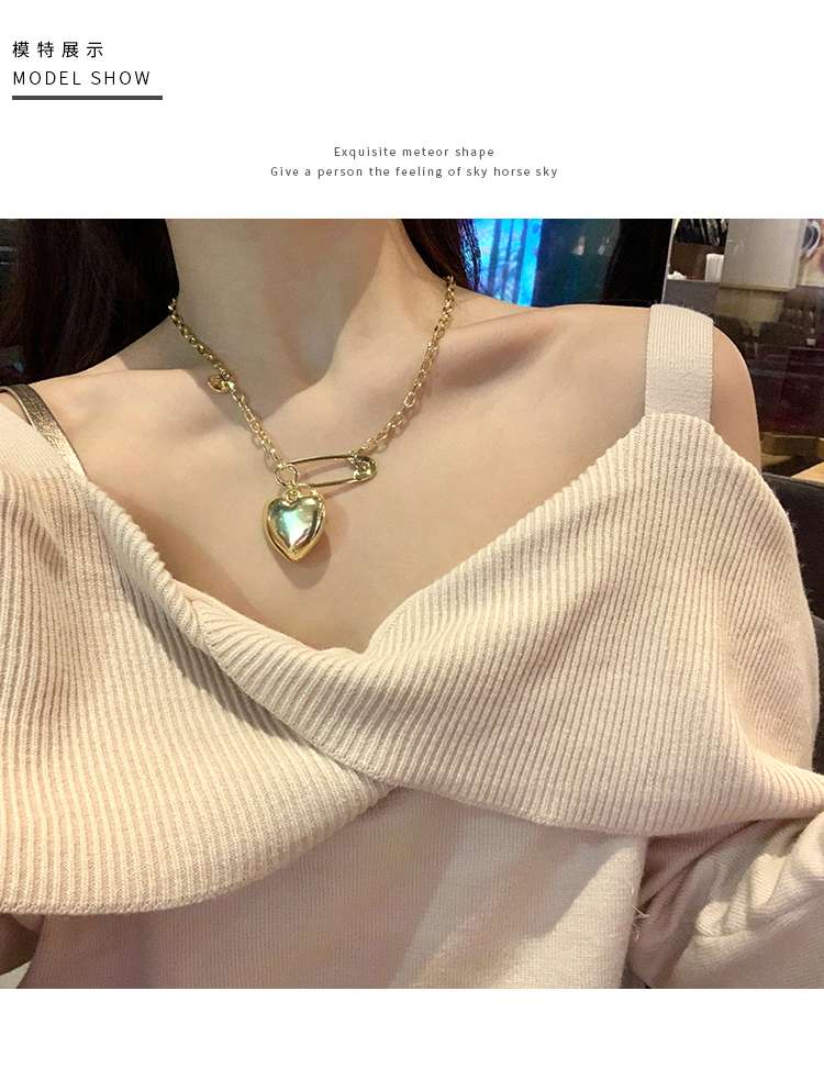 European and American cold style metal heart-shaped necklace, female collarbone chain, exaggerated heart-shaped pendant, trendy Internet celebrity choker detail image 1