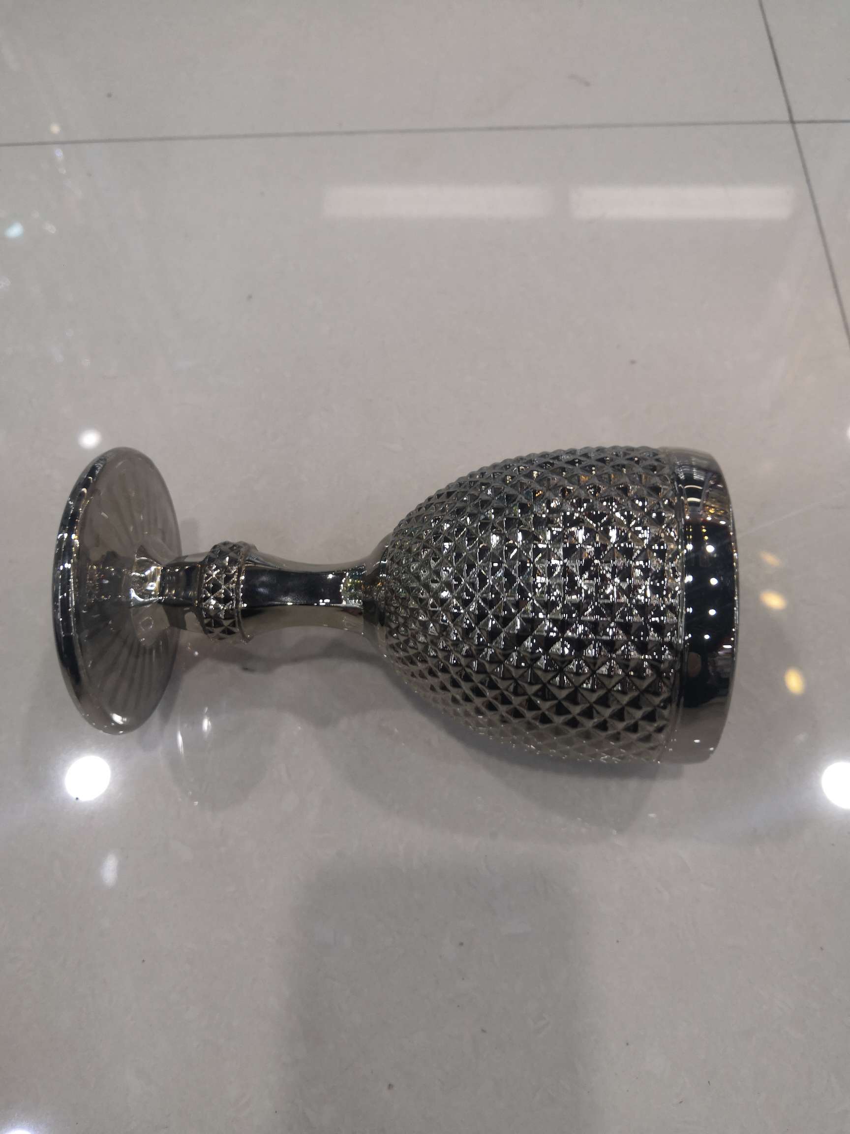 Manufacturers Direct Sales Of High-Grade European Creative Relief Glass Glass Cups details Picture