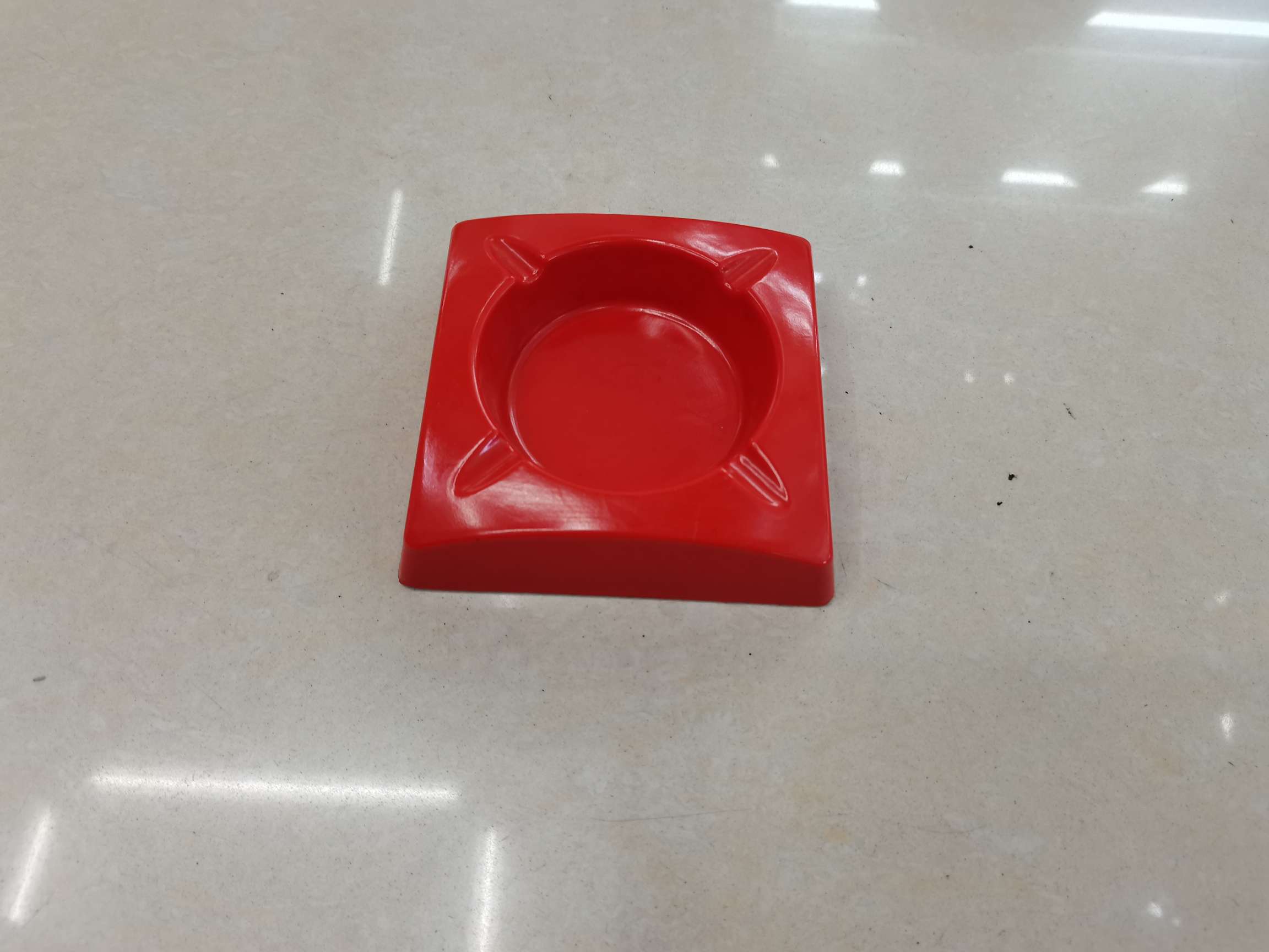 402四方形烟灰缸细节图