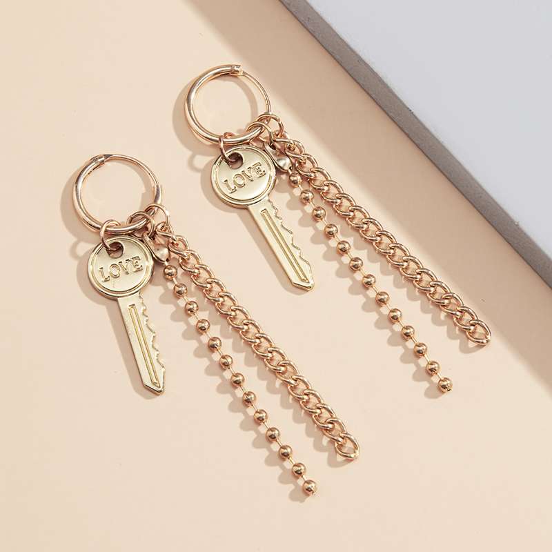Tassel key earrings for women, dark European and American series, ins hip-hop Harajuku, rustic and cool personality, earring and stud earrings Application Scenario