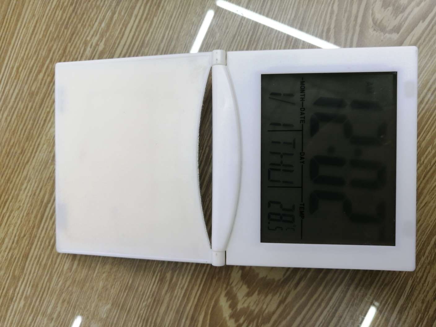 翻盖正方形电子钟详情图5