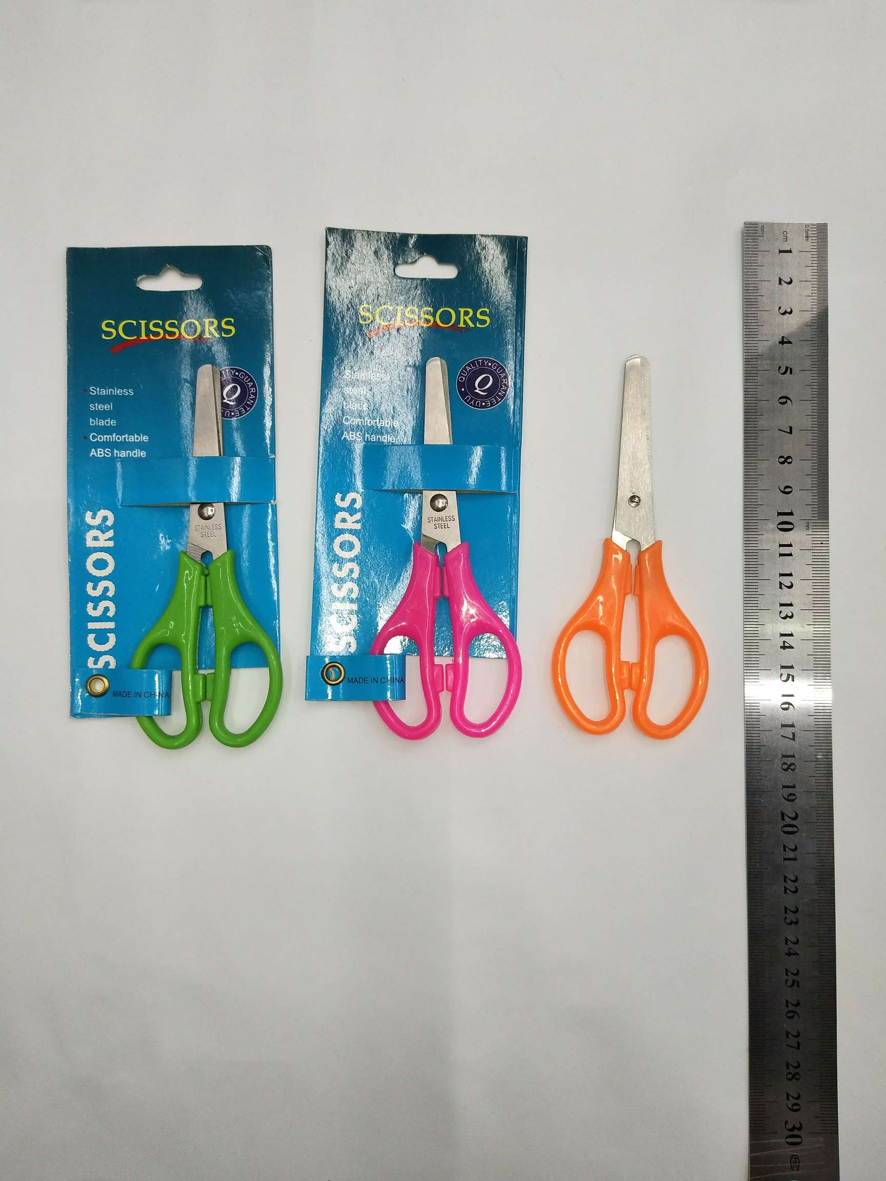 65 Office scissors, student scissors, stationery scissors, office cultural supplies, stationery supplies 13 x 5.5 cm, 720 pieces per piece 3 full figure