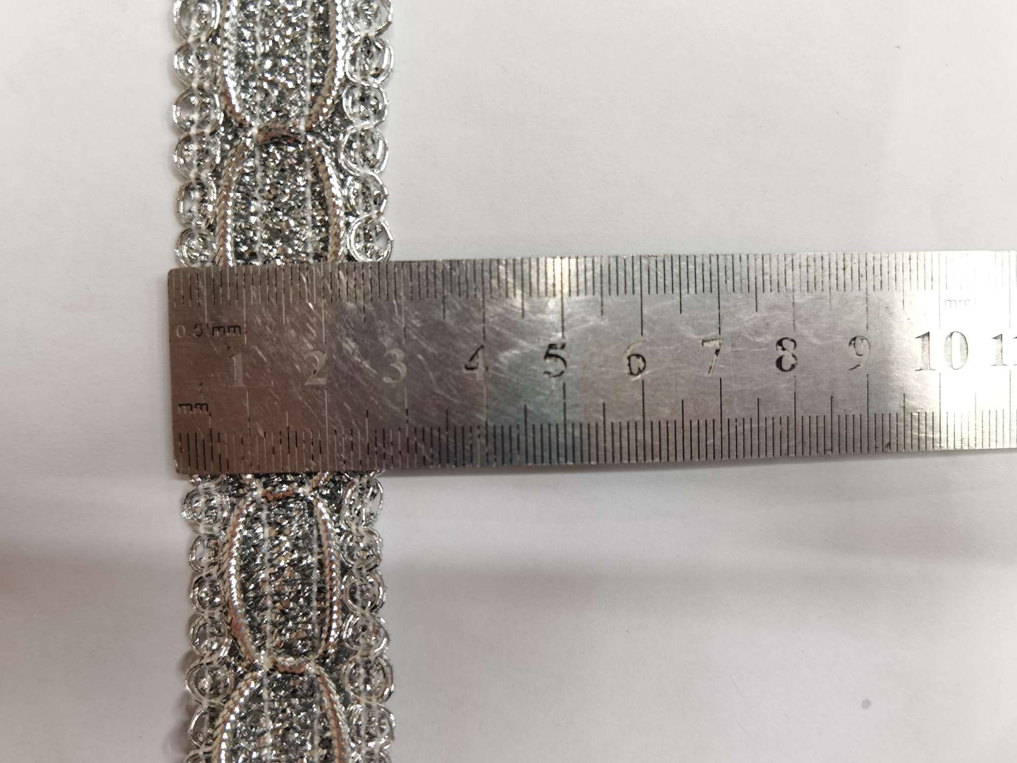 ثمانية حلقات كبيرة من الدانتيل detail image 1