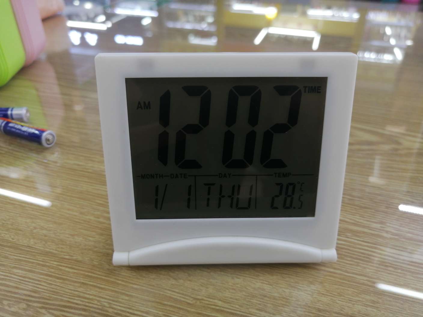 翻盖正方形电子钟