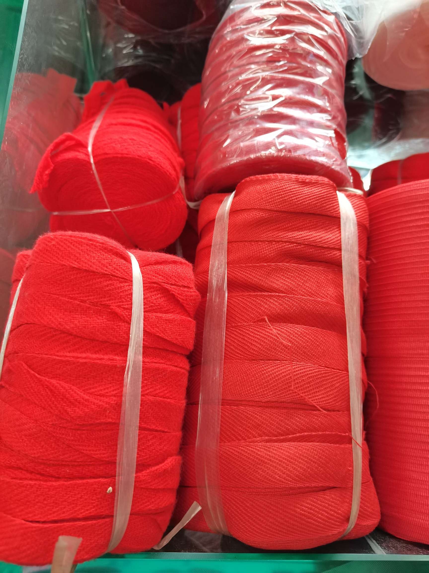 Many specifications of festive red twill tape thumbnail