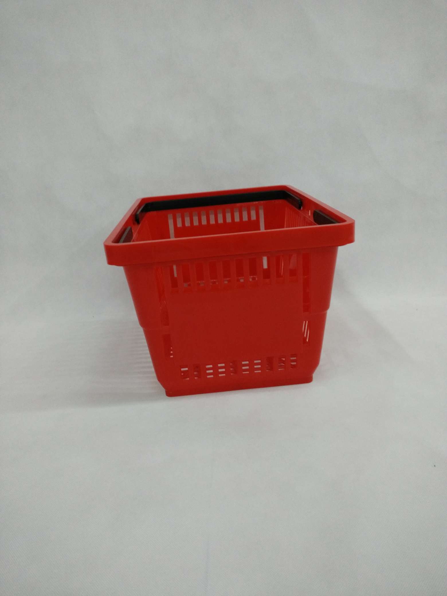 大号内置黑手柄塑料篮产品图