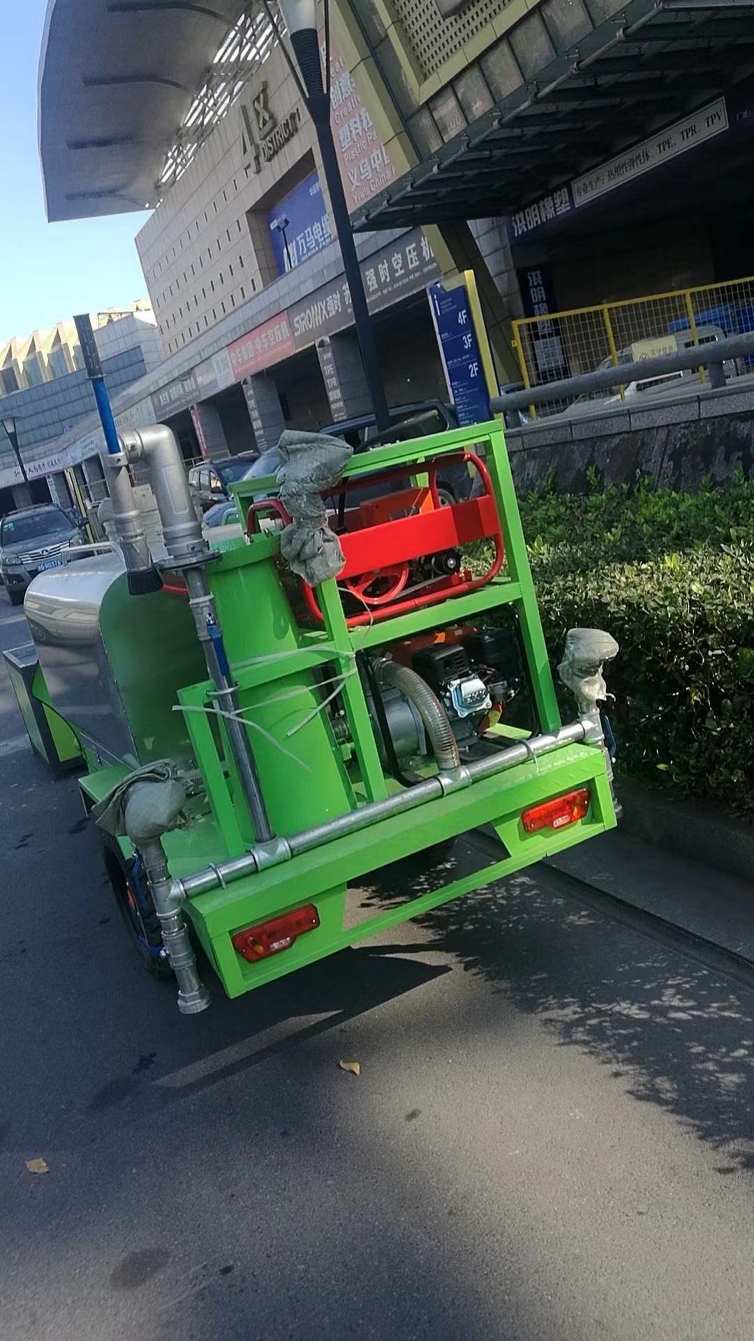 Luxury fog cannon water sprinkler truck details Picture
