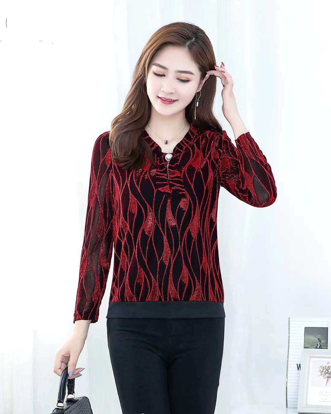 加绒打底衣红色