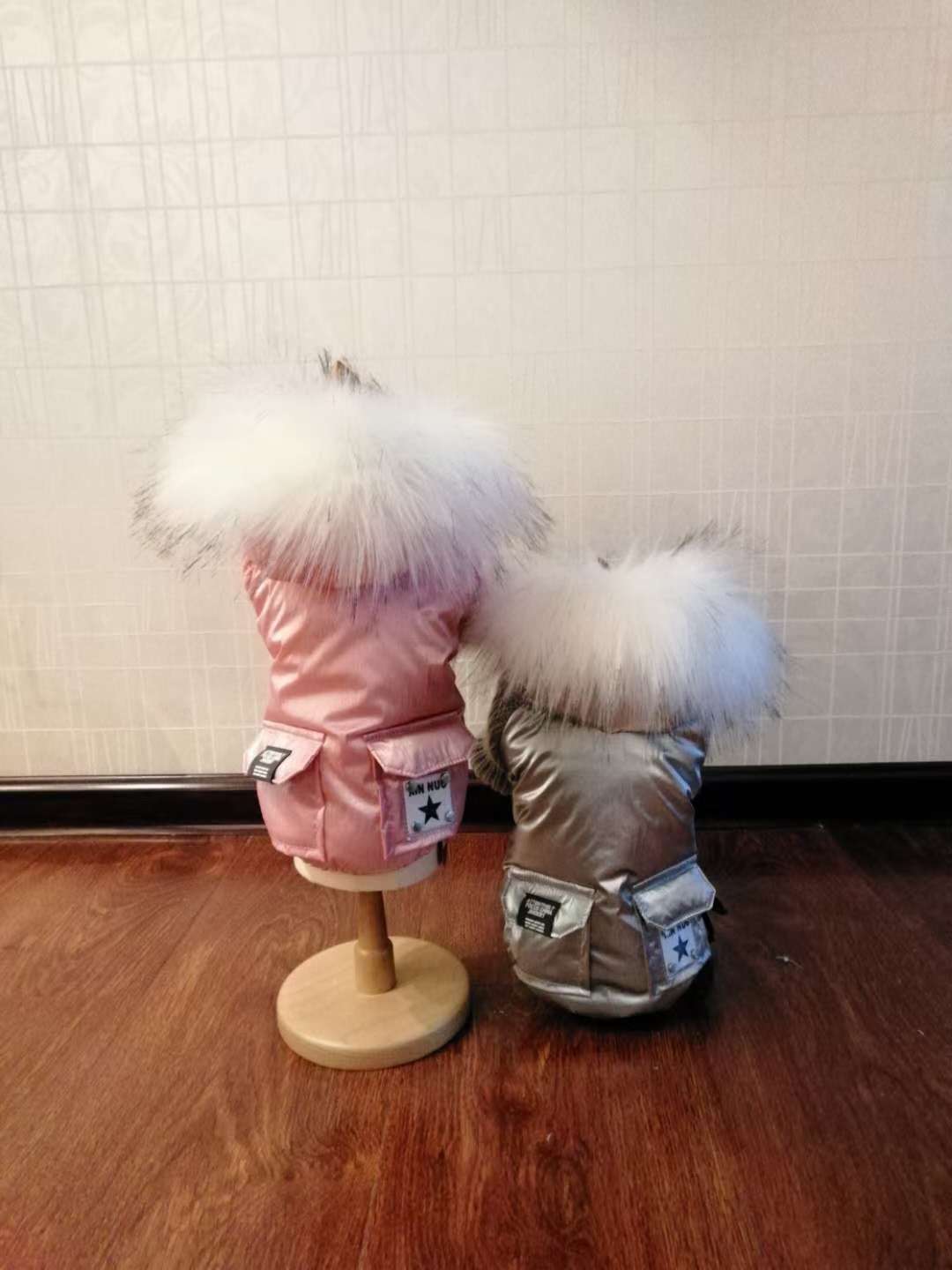 宠物用品爆款衣服产品款式新颖色彩绚丽多彩多姿