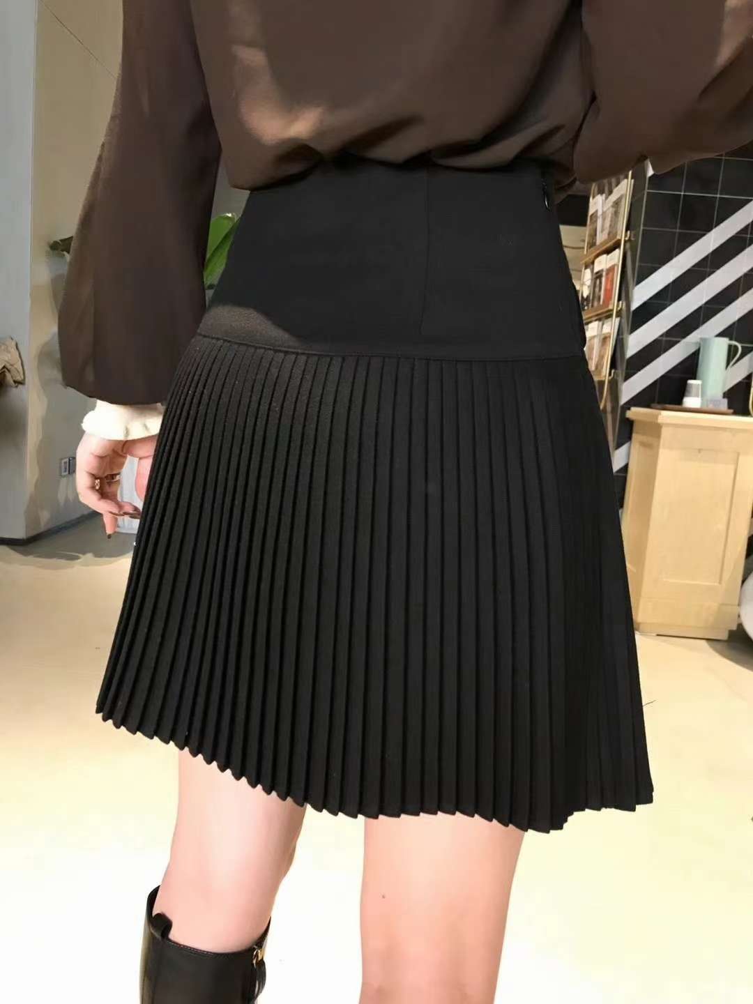Pleated Skirt details Picture