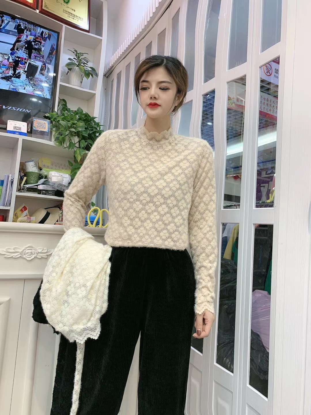 Lace lace with a small blouse inside thumbnail