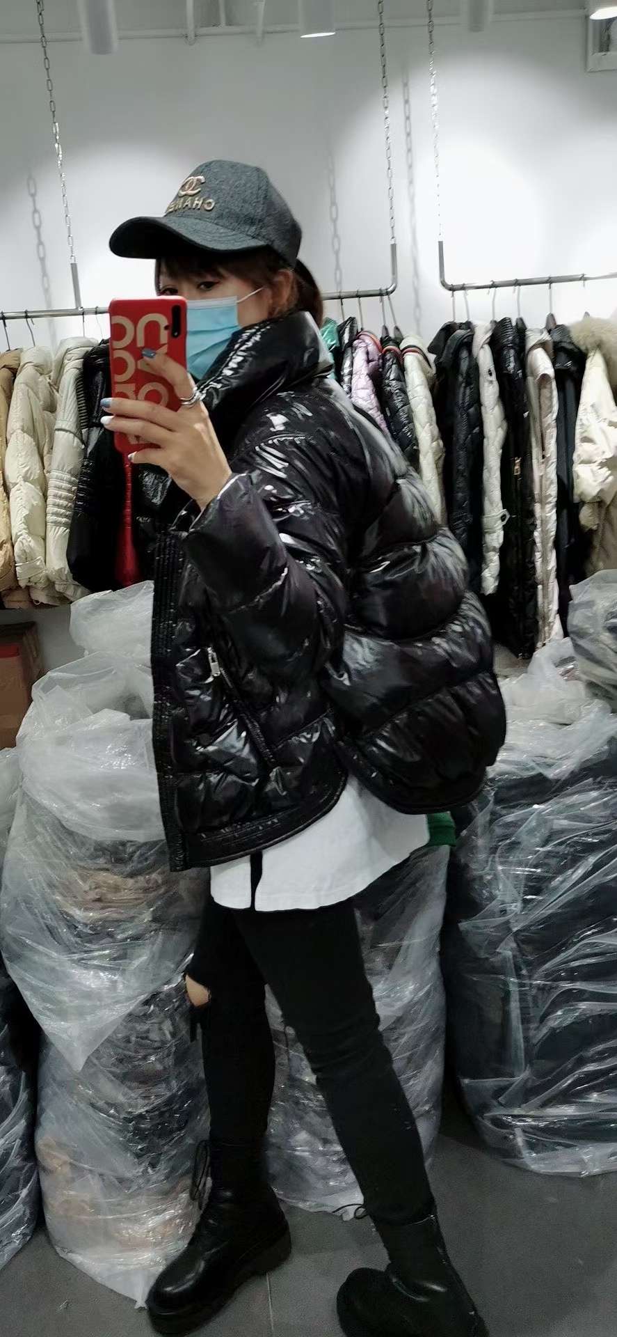面包羽绒服产品图