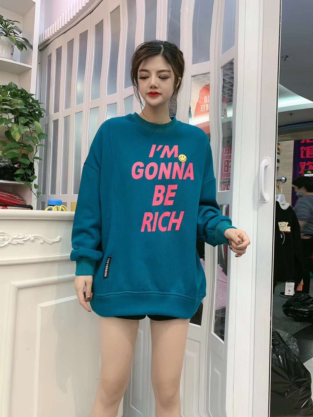 Long, thickened, printed hoodie thumbnail