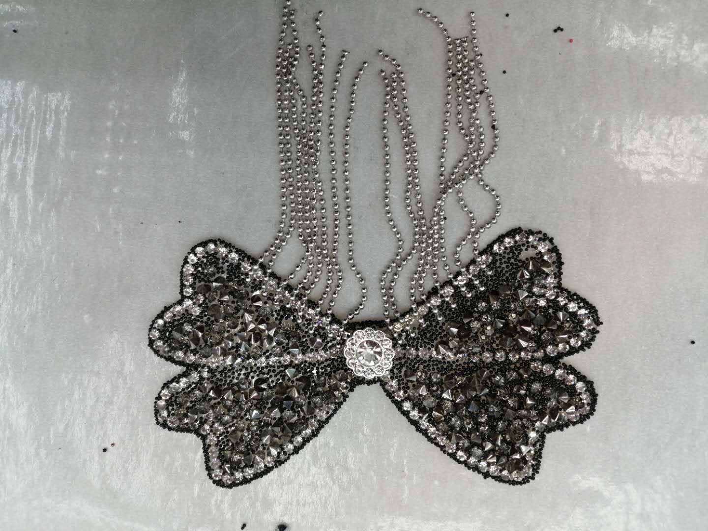 Hot Drawing, Bow Tie Drawing details Picture