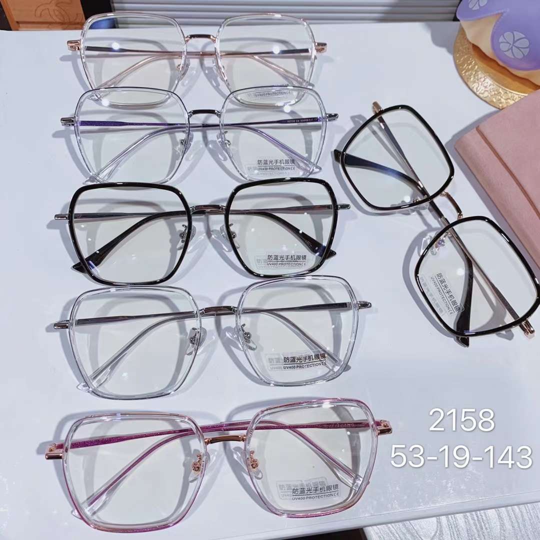 Nearsighted Frames, Flat Lenses, Fashion Trends, Internet Celebrities With The Same Model, Stars With The Same Model. Application Scenario