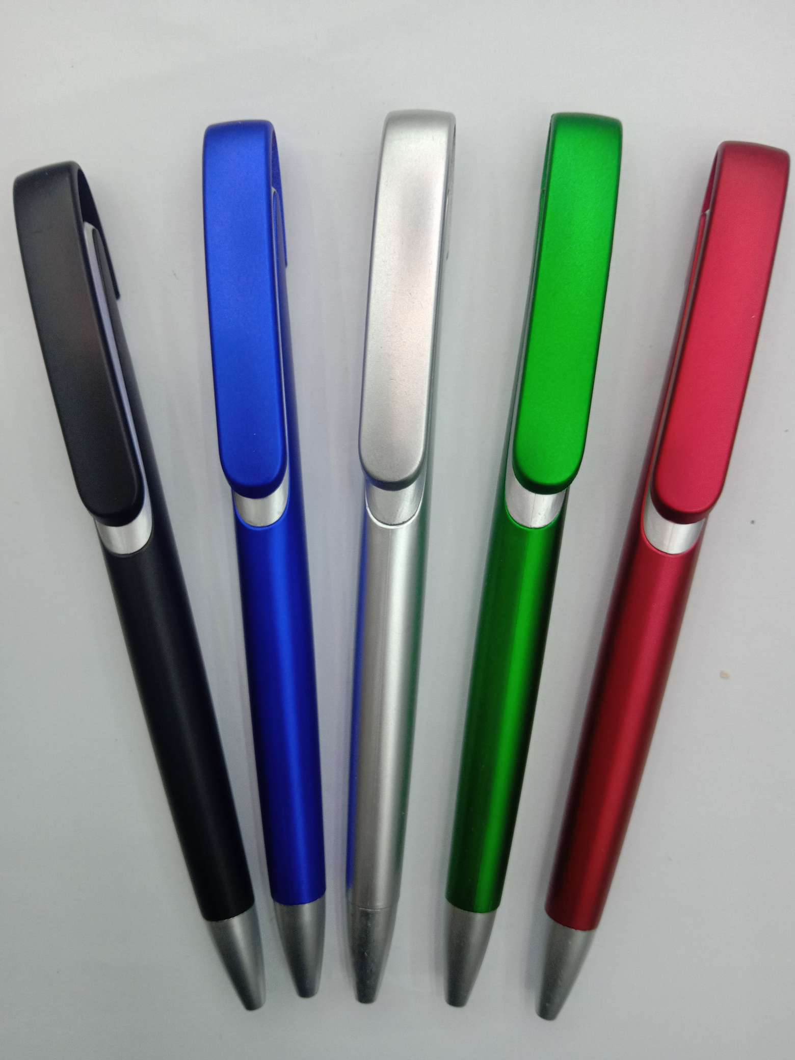 厂家直销笔圆珠笔彩色笔杆圆珠笔广告笔文具2