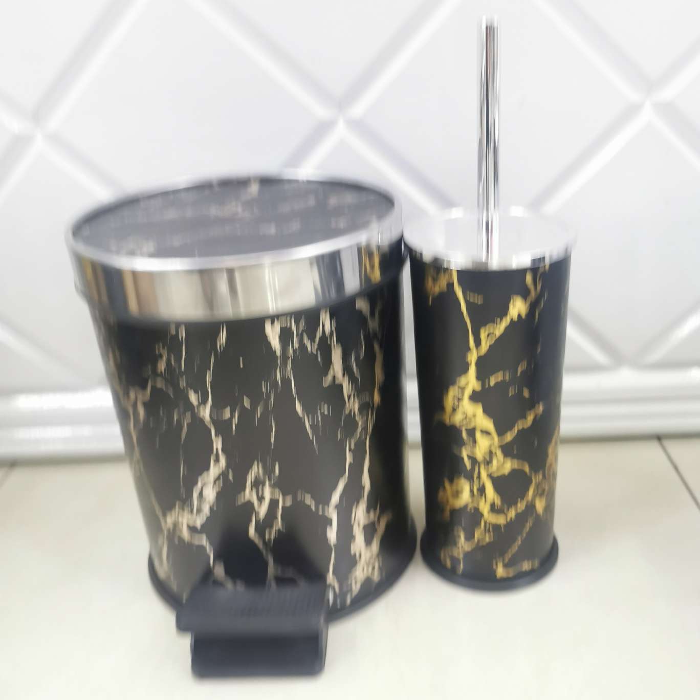 Marble-Patterned Toilet Brush full figure
