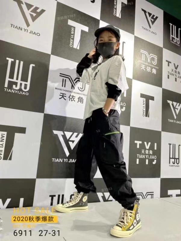Winter Cashmere Korean Casual Cargo Pants For Boys And Girls Specification drawing