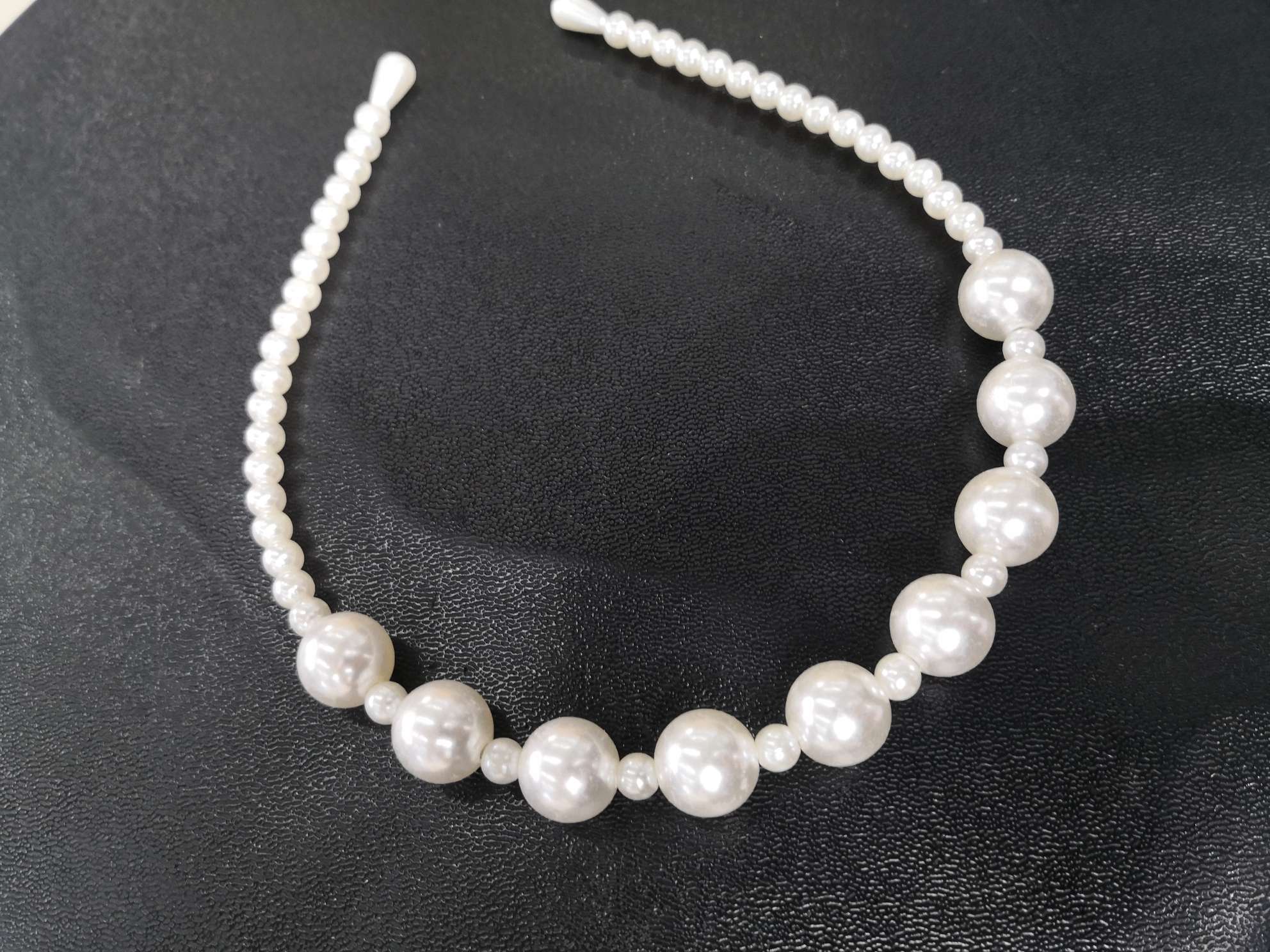 Pearl headband thumbnail